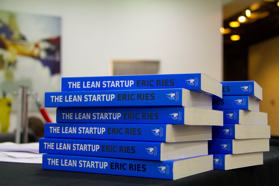 Lean start-up, a new generation of strategic practice for a digital world